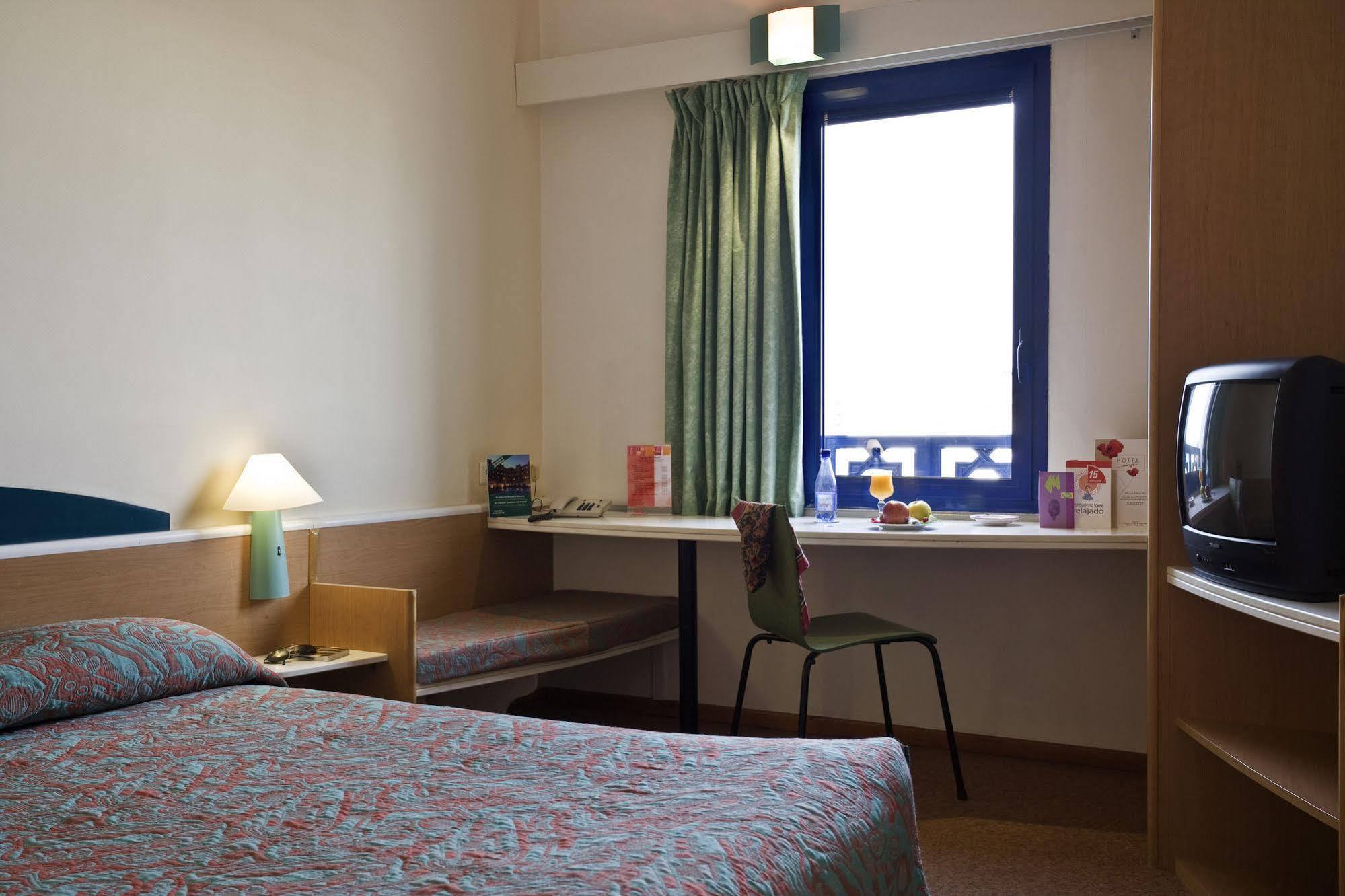 Ibis Fnideq Otel Dış mekan fotoğraf