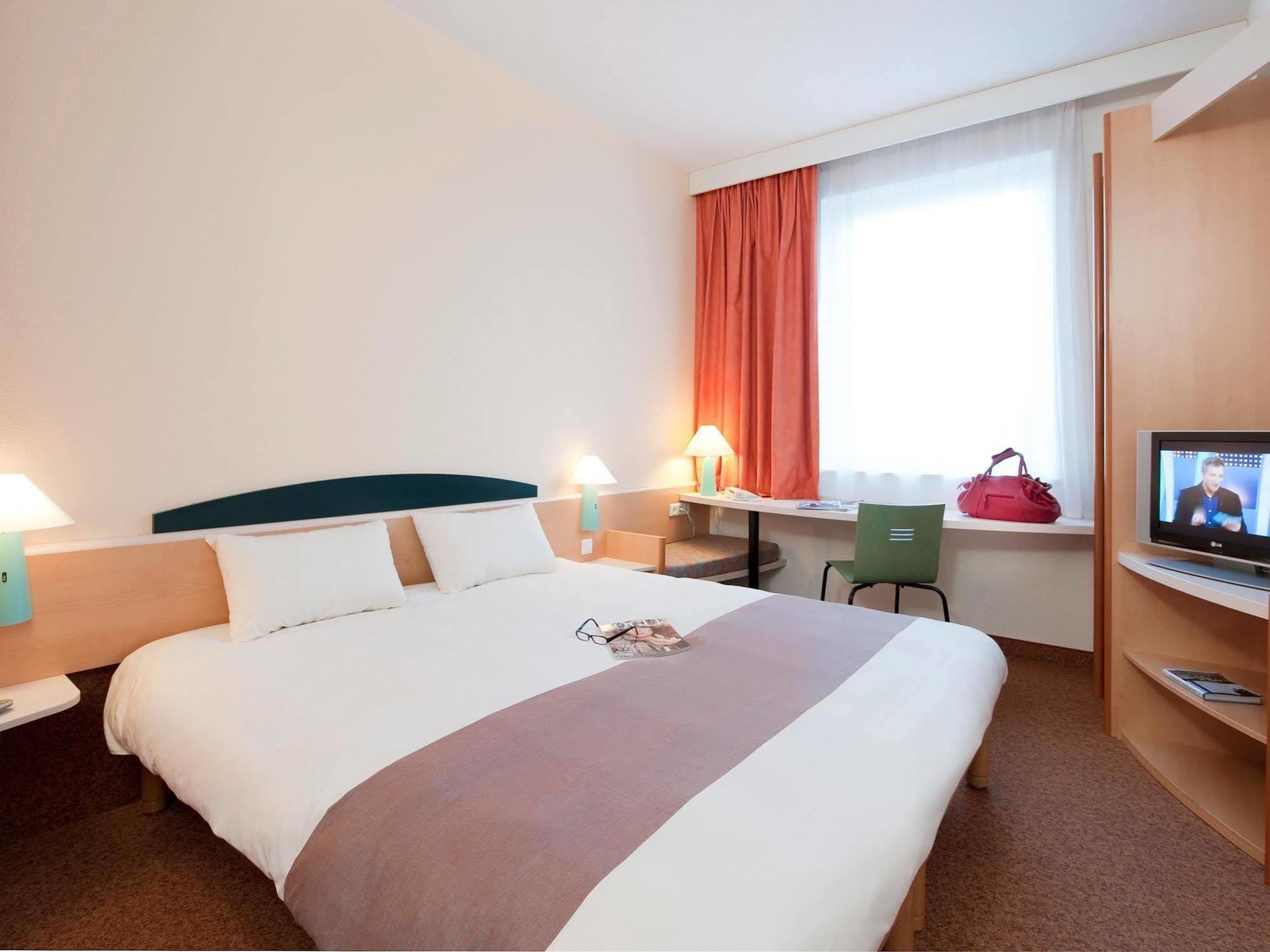 Ibis Fnideq Otel Dış mekan fotoğraf